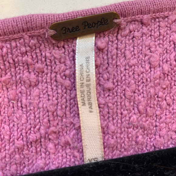 Free People v-neck balloon sleeve sweater - Picture 3 of 4